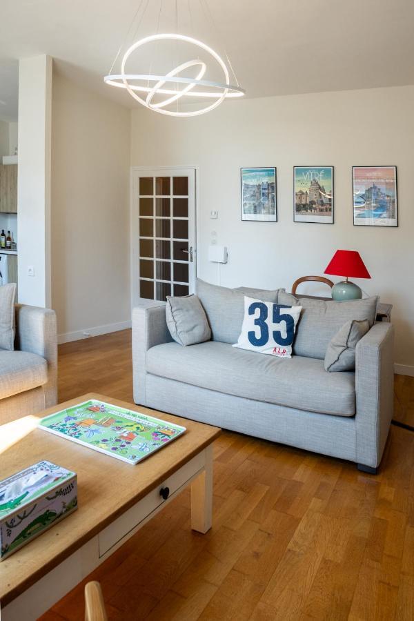 Bel Appartement, Bien Equipe Et Confortable Dans Le Centre Historique Fougères Extérieur photo